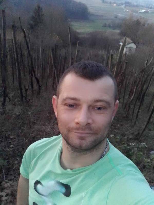 Trazim starije zene - Veza - Ljubavni oglasnik Trazim starije zene - Veza - Ljubavni oglasnik